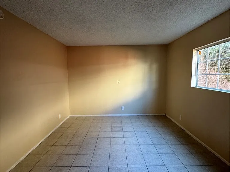921 Carob Way — Photo 16
