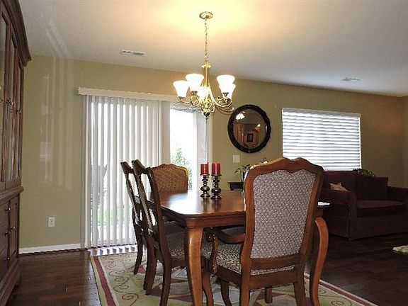 5th image of 2203 Rolling Hills Dr
