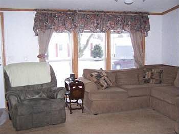 4th image of 521 Curvebrook St SE
