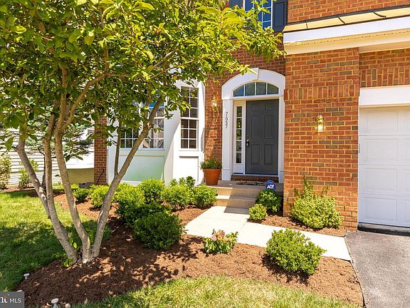 3rd image of 7657 Shuttington Dr