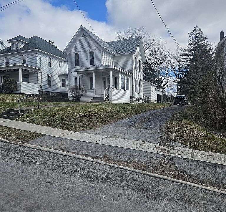 Front View 7556 Park Ave