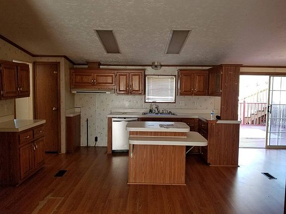 5th image of 205 N Washington St