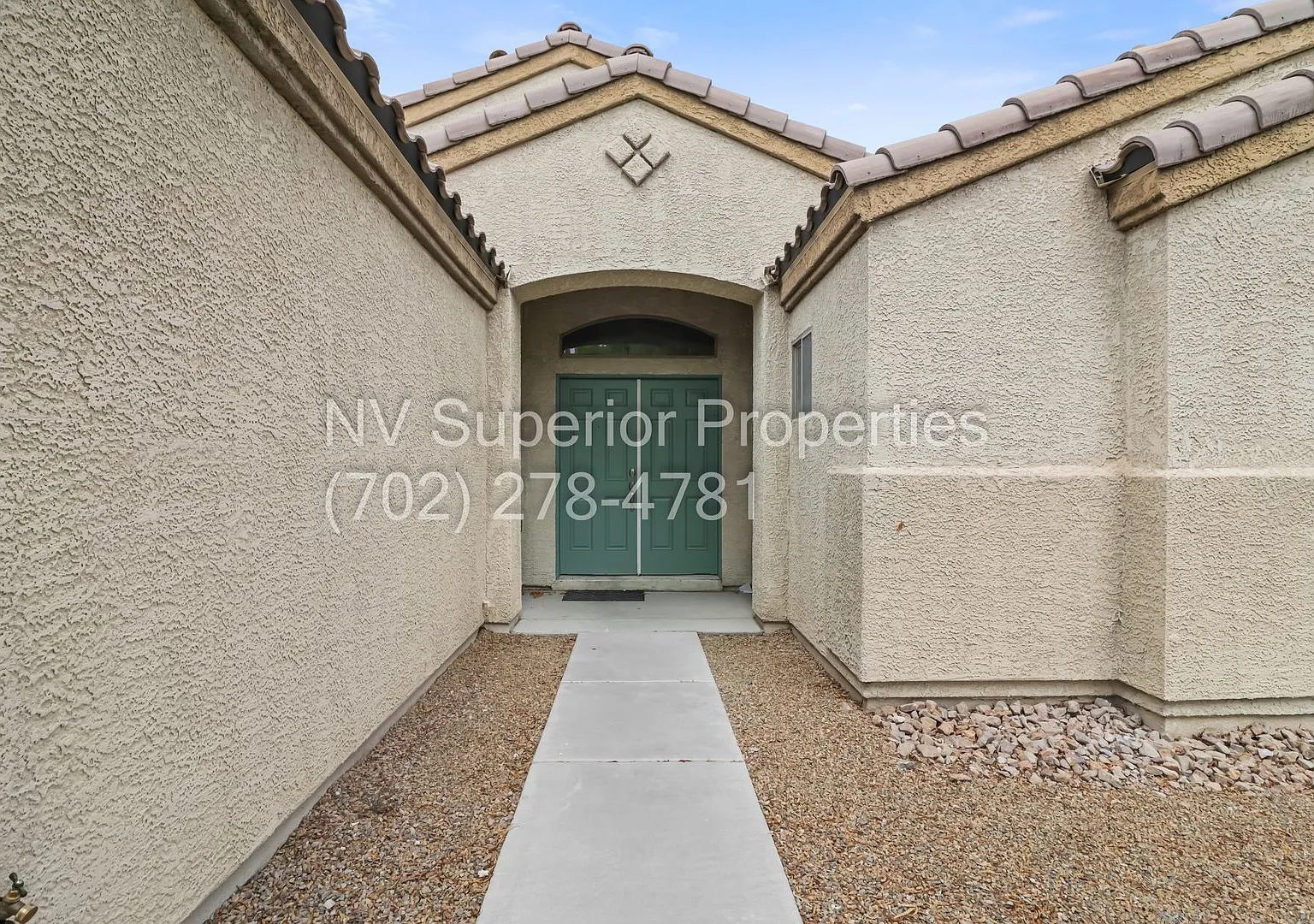 NW!! 4 Bedrooms Single story No Carpet!! Pet Friendly!! Covered Patio!! Low Maintenance Dessert l... — Photo 3