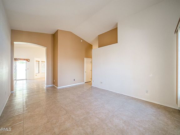 3rd image of 652 N Palo Verde