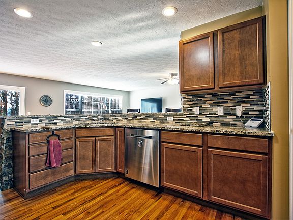 3rd image of 18440 Madrid Ct