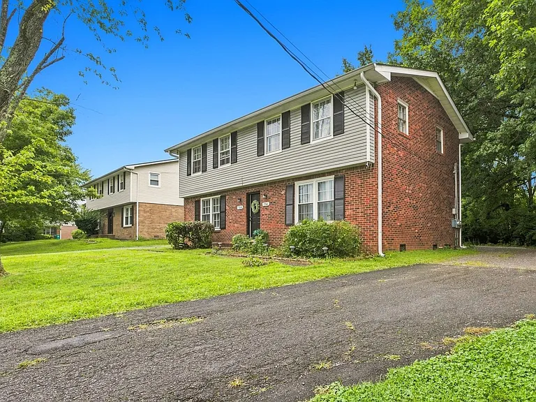 758 McPherson Dr — Photo 4