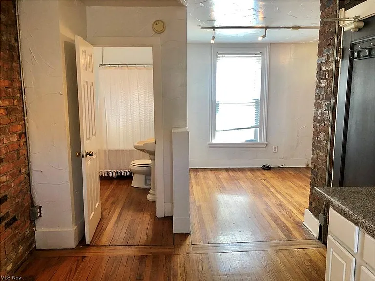 4221 Whitman Ave — Photo 10