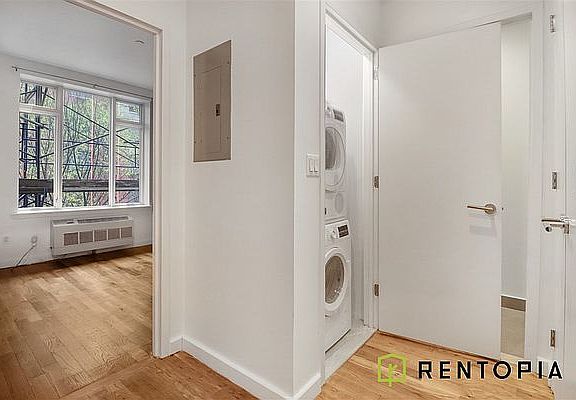 4th image of 330 E 119th St #3B
