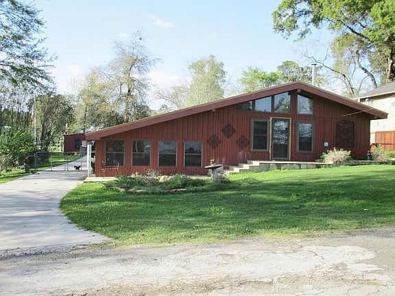 2nd image of 323 Laurel Cv W