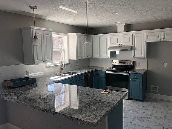 5th image of 2316 Orchid St