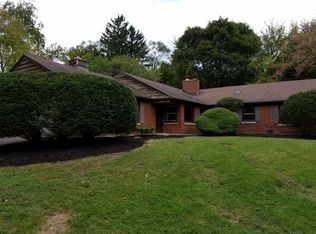 1901 Baldwin Rd, Inverness, IL 60067