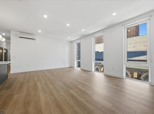 21 Lincoln Park #302, Newark, NJ 07102