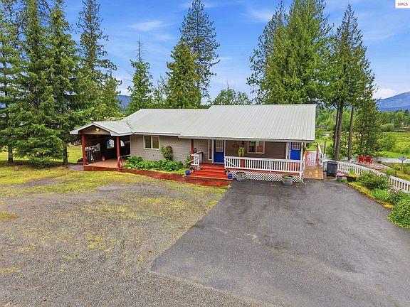 2nd image of 955 Bottle Bay Rd
