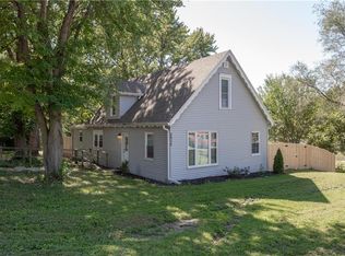 2930 Karnes Rd, Saint Joseph, MO 64506