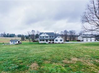 28 Shortcut Rd, Smithfield, PA 15478