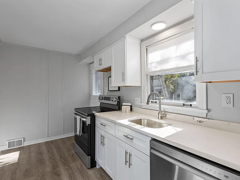 255 Gilkeson Rd — Photo 13