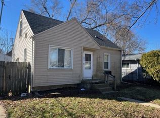 1401 Blackberry Ln, Flint, MI 48507