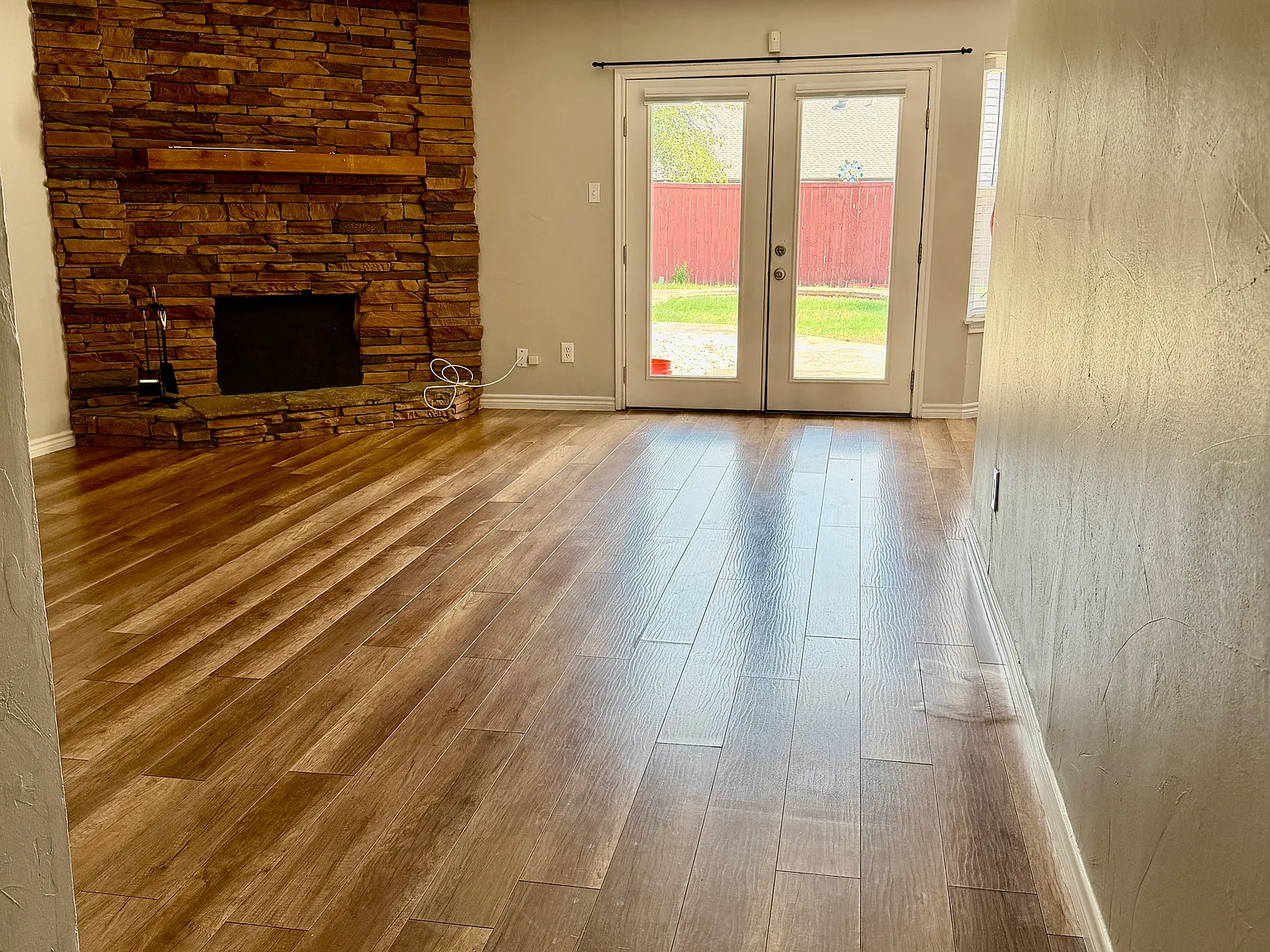 Home for rent in Lake Dallas, TX — Photo 2