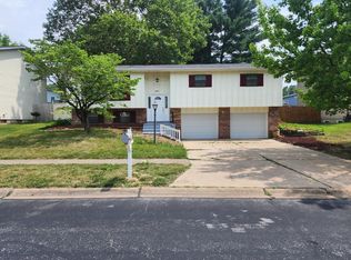 304 Rebecca Dr, Saint Charles, MO 63301