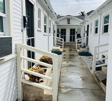 2nd image of 260 Coronado Ave APT 4