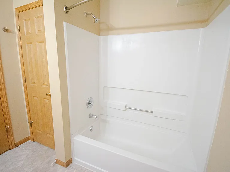 1872 Deerhaven Ln NE #5 — Photo 15