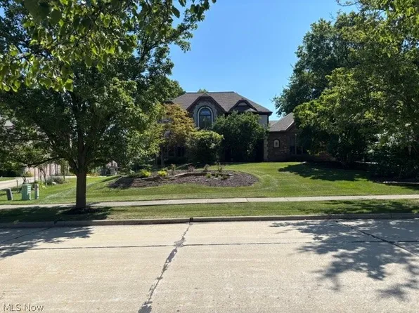 10673 Tudor Cir, North Royalton, OH 44133