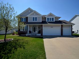 12716 Tanglewood Dr, Urbandale, IA 50323