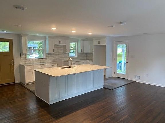 New Kitchen, Lots of storage, new appliance to arrive mid September