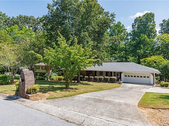 5th image of 3612 Hershey Ln
