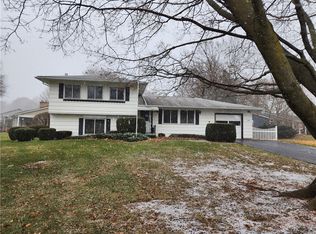 467 Heritage Dr, Rochester, NY 14615