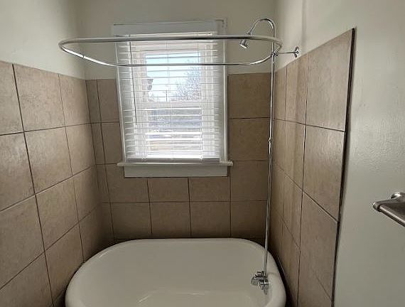 5th image of 1339 E Long St