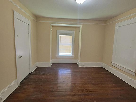 3rd image of 3842 BOULEVARD