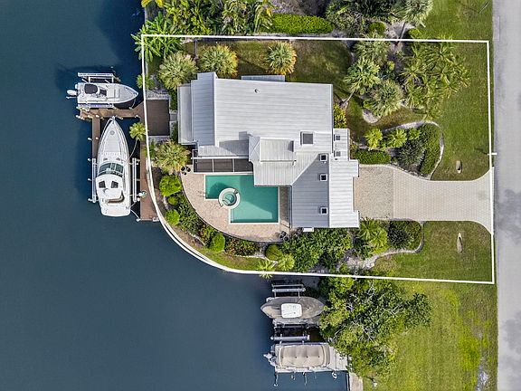 2nd image of 1290 Bay Dr