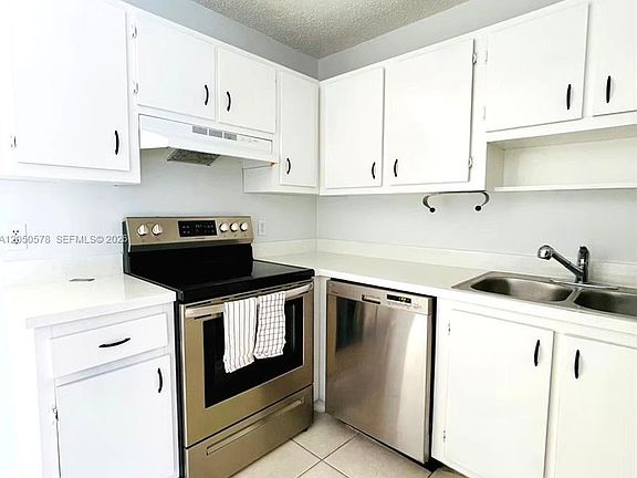 4th image of 4503 SE Ontario Dr