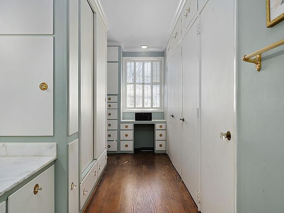 54th image of 1001 Fleetwood Dr