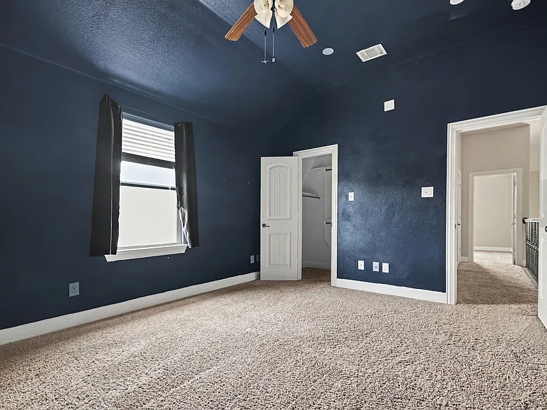 604 Darby Ln — Photo 34