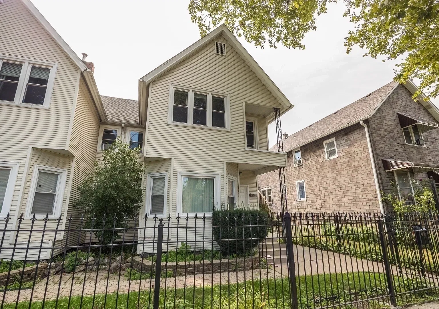 2 bed, 1000 sqft, $1,500 — Photo 1