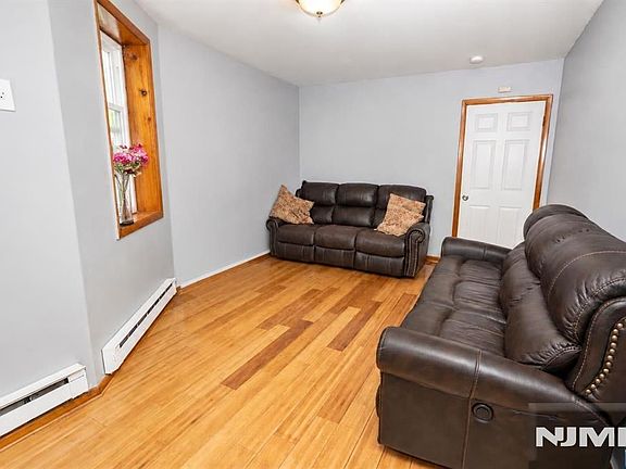4th image of 592 6th Street #1108