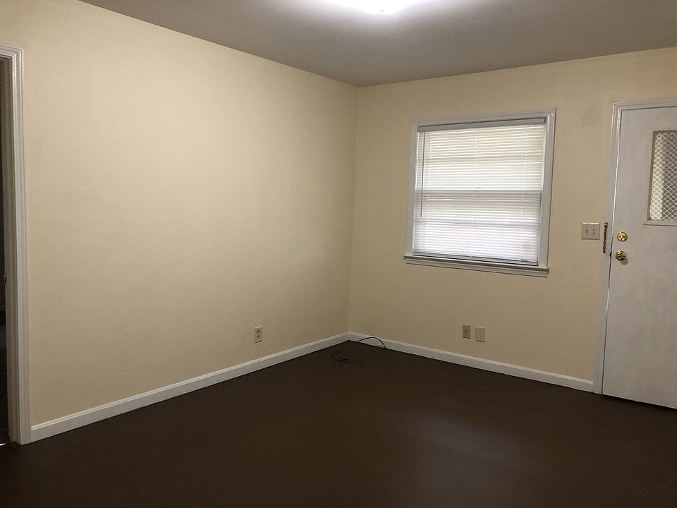 1st image of 112 Hadley Dr