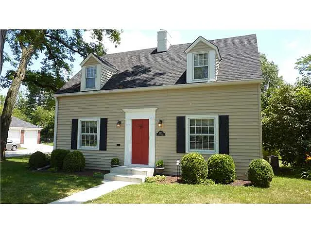 5375 Graceland Ave photo 1