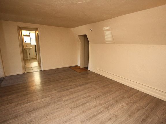 3rd image of 128 N Hoff Ave APT 1
