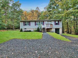 120 Gallery Ln, Mount Bethel, PA 18343