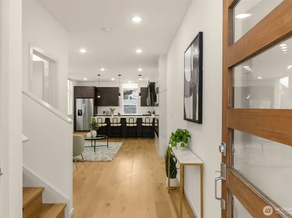 9248 17th Avenue SW #A, Seattle, WA 98106