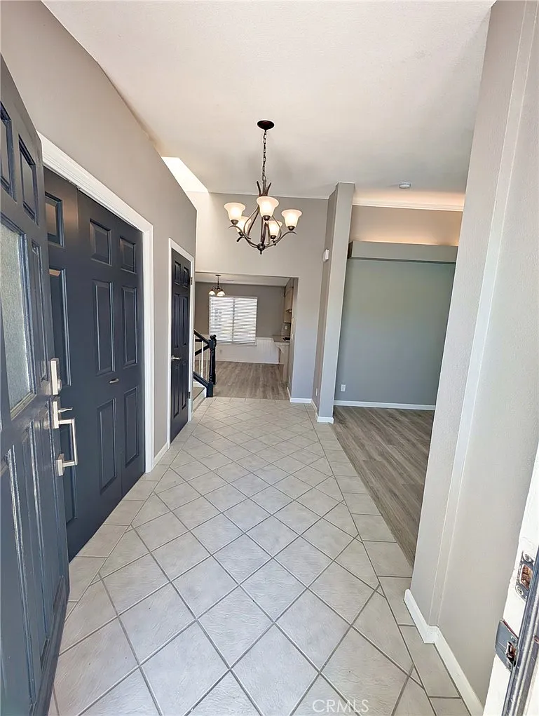 3 bed, 2.5 bath, 1800 sqft, $4,000 — Photo 2