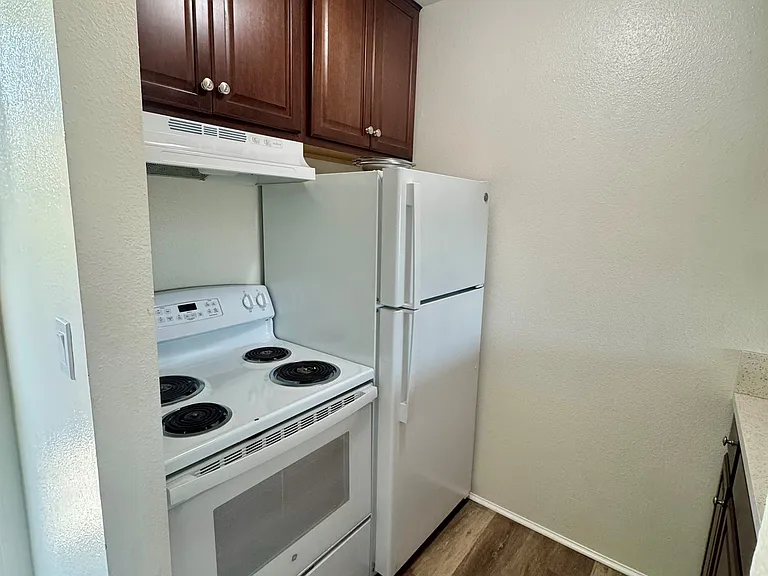 4851 73rd St #11 — Photo 4