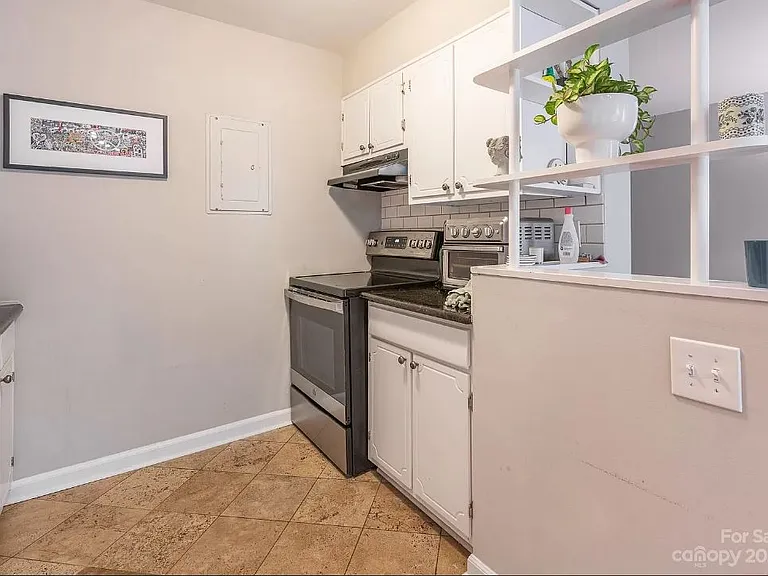400 Queens Rd #C6 — Photo 8