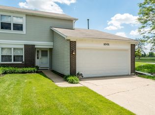 1001 Bayshore Dr, Schaumburg, IL 60194