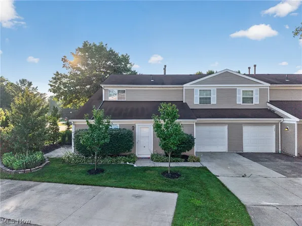 46 Firebush Ln, Northfield, OH 44067