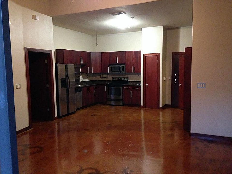 1st image of 2205 McKinney St APT 308
