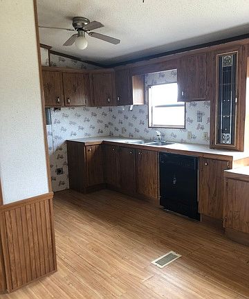4th image of 220 Cross Lake Dr